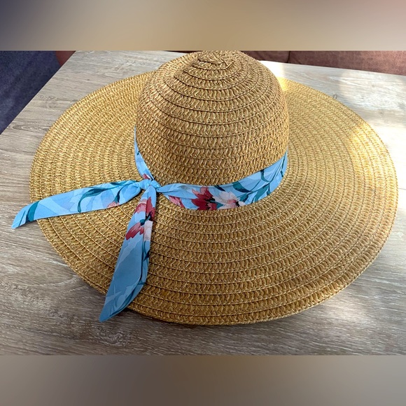 Women’s 100% paper straw hat / sun hat - 14” across - Picture 1 of 6